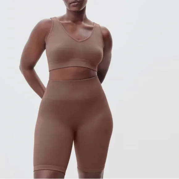 *Everlane Seamless Bike shorts - Acorn - Picture 1 of 7